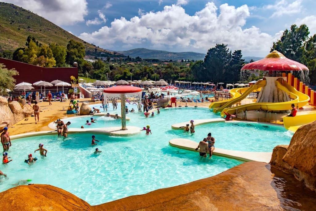 Villa Indipendente Le Coccinelle Beach Mare Piscina A 250 Mt Dal Mare Con Servizio Di Piscina A 400 Mt 12 K Da Cefalu กัมโปเฟลิเช ดิ โรชเชลลา ภายนอก รูปภาพ